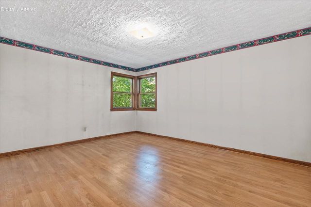 1915 Miller STREET, West Bend, WI 53095