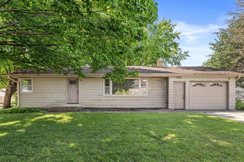 1915 Miller STREET, West Bend, WI 53095