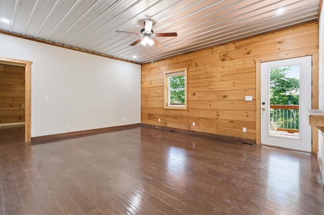 196 Cecil Smith Road, Hustonville, KY 40437