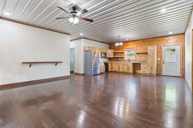 196 Cecil Smith Road, Hustonville, KY 40437
