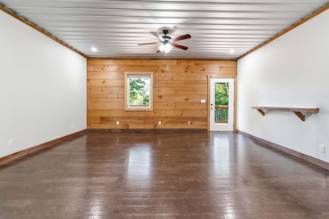 196 Cecil Smith Road, Hustonville, KY 40437