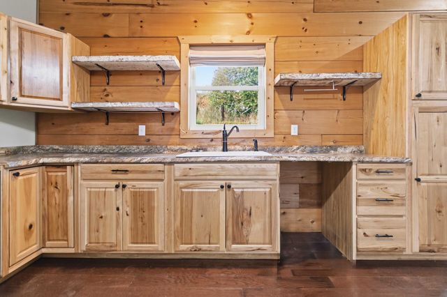 196 Cecil Smith Road, Hustonville, KY 40437