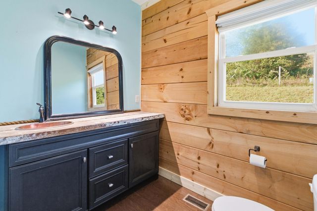 196 Cecil Smith Road, Hustonville, KY 40437