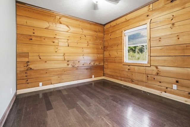 196 Cecil Smith Road, Hustonville, KY 40437