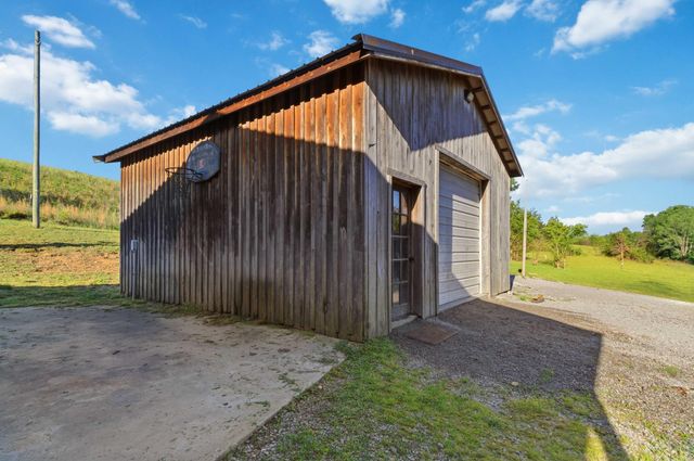 196 Cecil Smith Road, Hustonville, KY 40437