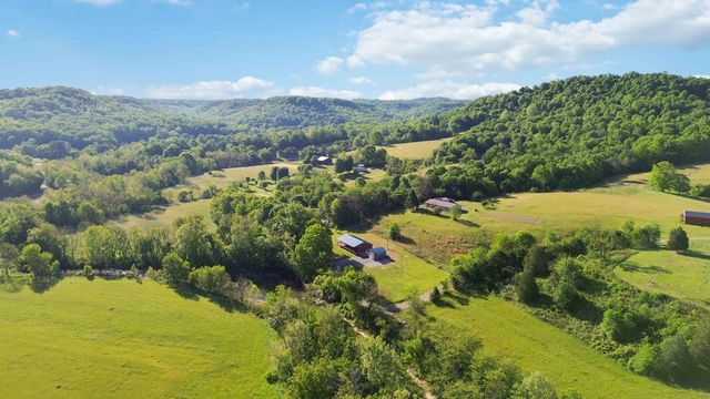 196 Cecil Smith Road, Hustonville, KY 40437