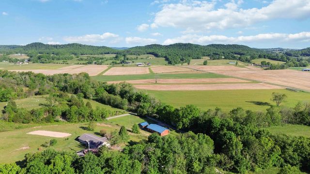 196 Cecil Smith Road, Hustonville, KY 40437