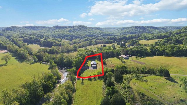 196 Cecil Smith Road, Hustonville, KY 40437