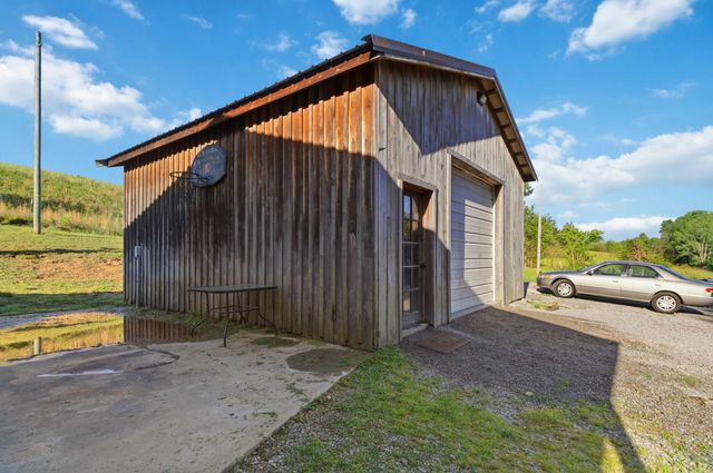 196 Cecil Smith Road, Hustonville, KY 40437