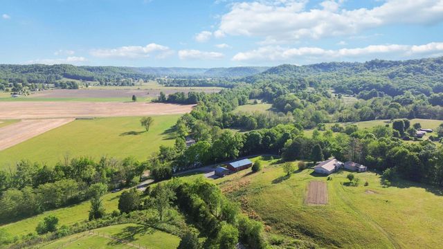 196 Cecil Smith Road, Hustonville, KY 40437