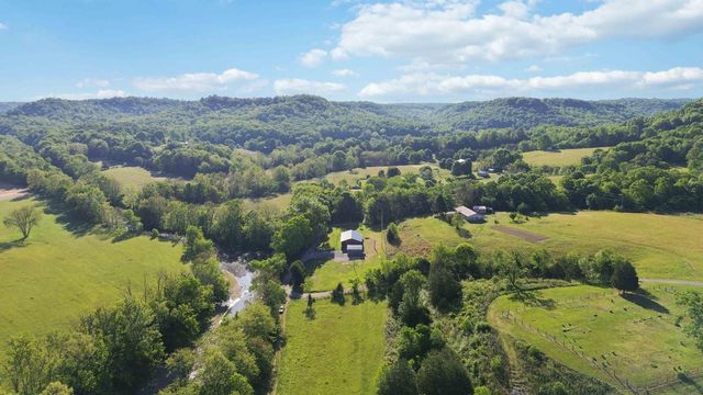 196 Cecil Smith Road, Hustonville, KY 40437