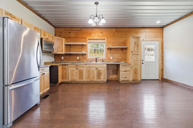 196 Cecil Smith Road, Hustonville, KY 40437