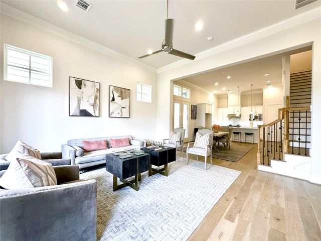 8710 Park Kolbe Lane, Houston, TX 77080