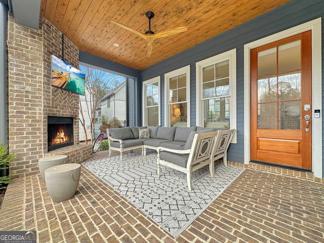 200 Mado Lane, Chattahoochee Hills, GA 30268