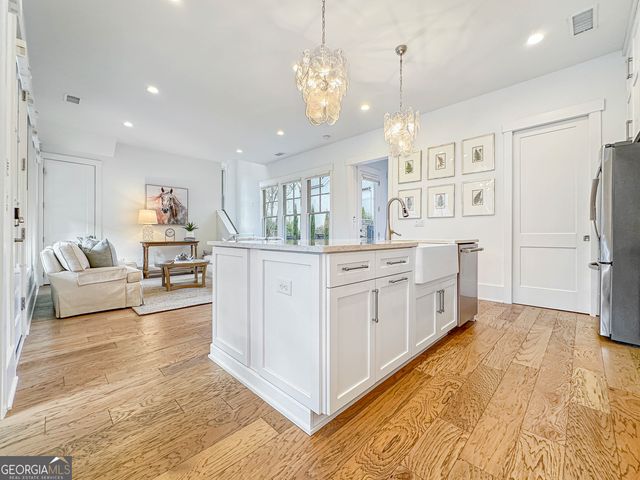 200 Mado Lane, Chattahoochee Hills, GA 30268