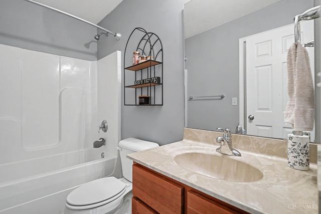 707 Holland Court, Trenton, OH 45067