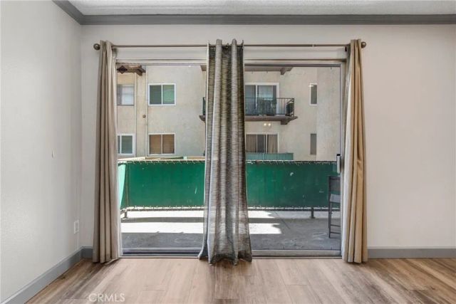 5460 White Oak B103, Encino, CA 91316