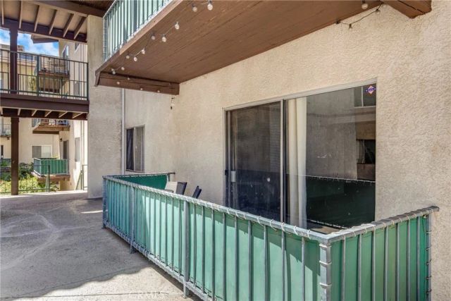 5460 White Oak B103, Encino, CA 91316