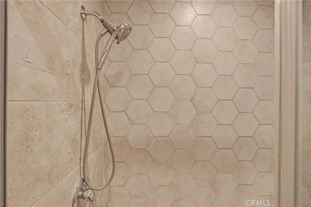 5460 White Oak B103, Encino, CA 91316