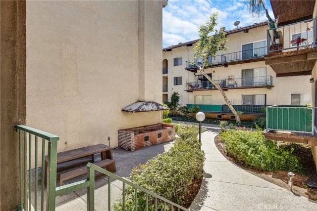5460 White Oak B103, Encino, CA 91316