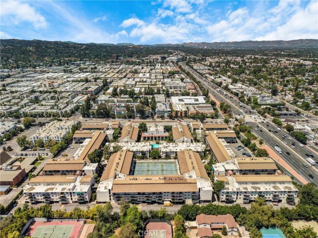 5460 White Oak B103, Encino, CA 91316