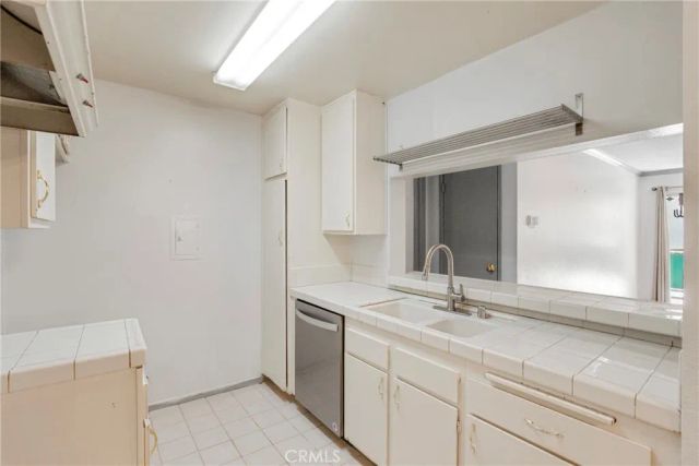 5460 White Oak B103, Encino, CA 91316