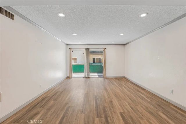 5460 White Oak B103, Encino, CA 91316