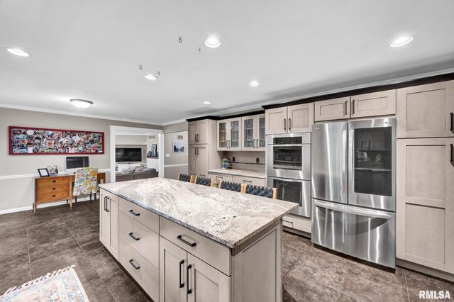 10539 N SLEEPY HOLLOW Road, Peoria, IL 61615