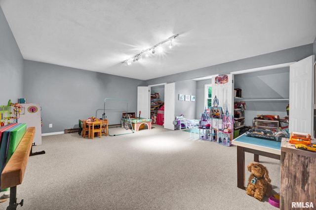 10539 N SLEEPY HOLLOW Road, Peoria, IL 61615