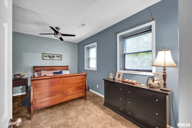 10539 N SLEEPY HOLLOW Road, Peoria, IL 61615