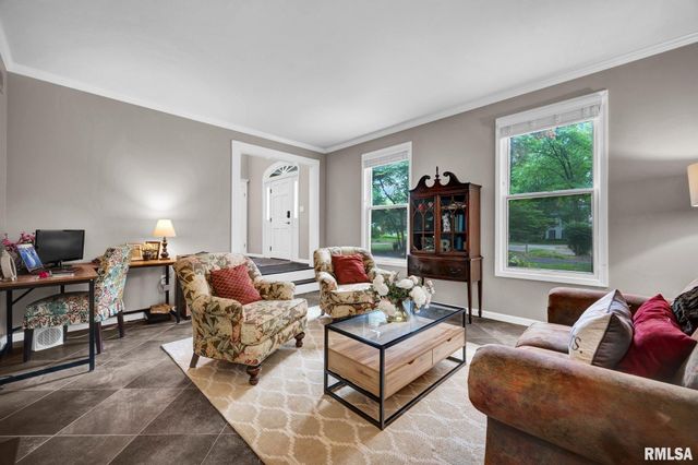 10539 N SLEEPY HOLLOW Road, Peoria, IL 61615