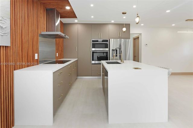 1620 Mckinley Street, Hollywood, FL 33020