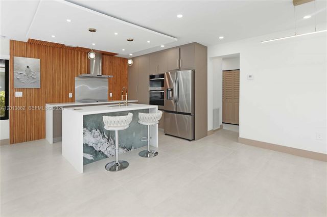 1620 Mckinley Street, Hollywood, FL 33020