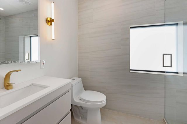 1620 Mckinley Street, Hollywood, FL 33020
