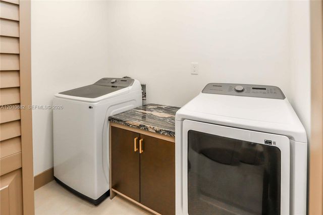 1620 Mckinley Street, Hollywood, FL 33020