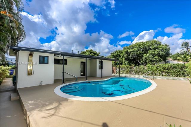 1620 Mckinley Street, Hollywood, FL 33020