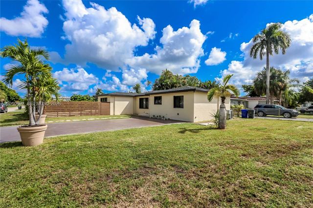 1620 Mckinley Street, Hollywood, FL 33020