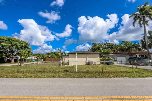 1620 Mckinley Street, Hollywood, FL 33020