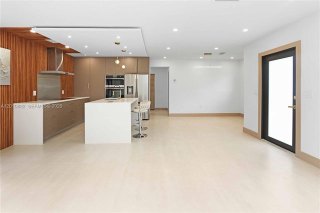 1620 Mckinley Street, Hollywood, FL 33020