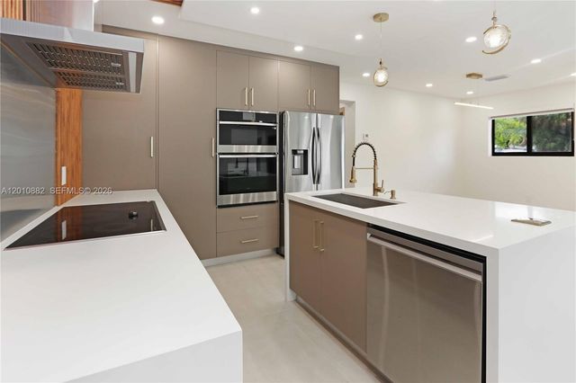 1620 Mckinley Street, Hollywood, FL 33020