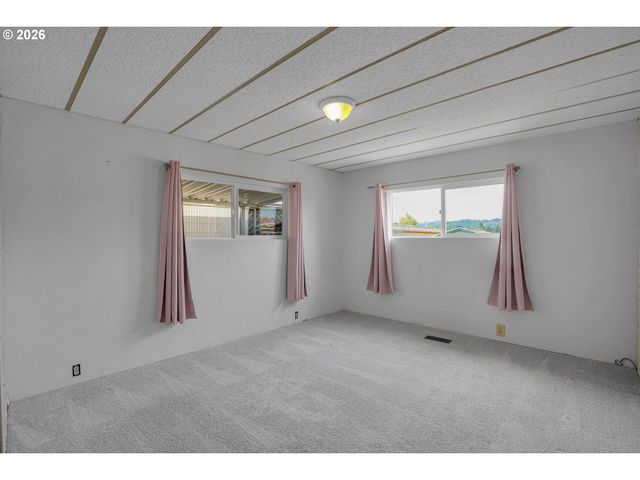 4407 Se ROETHE Rd 49, Milwaukie, OR 97267