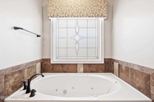 383 Woodland Pass, Mt Washington, KY 40047