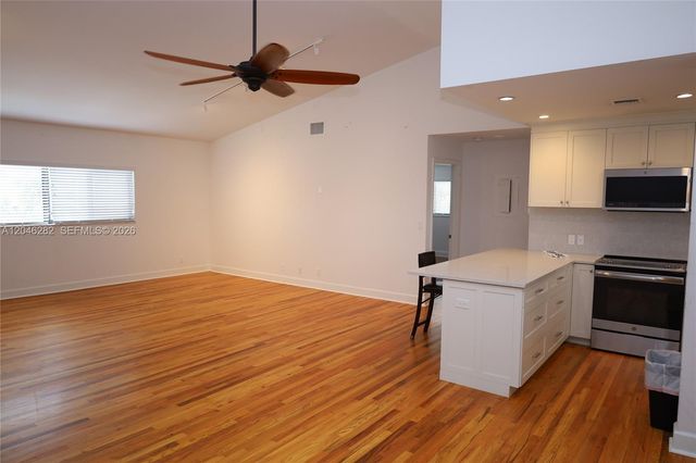 340 Conniston Rd 340, West Palm Beach, FL 33405