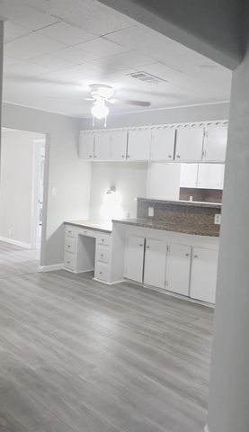 407 E Homan Street, Baytown, TX 77520