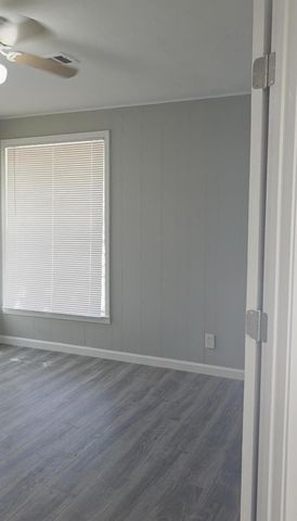 407 E Homan Street, Baytown, TX 77520