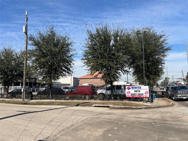 3410 Dunvale Road, Houston, TX 77063