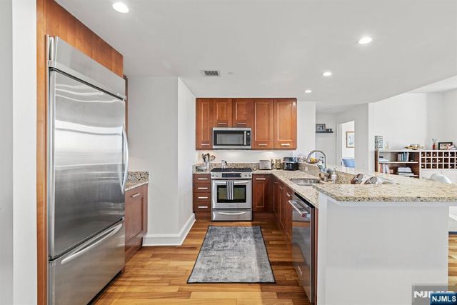 8100 River Road 716, North Bergen, NJ 07047