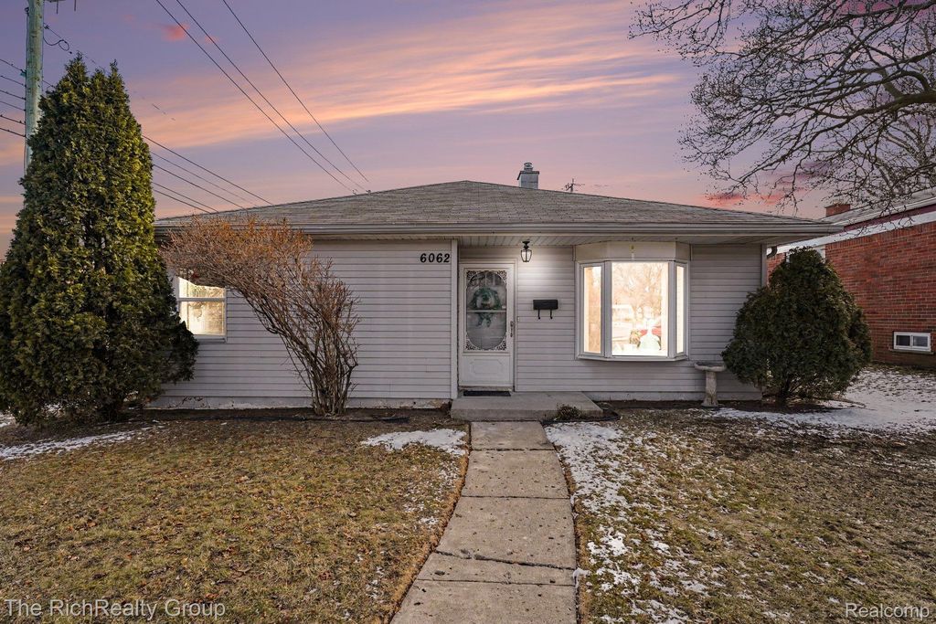 6062 Fenton Street, Dearborn Heights, MI 48127