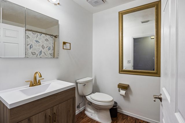 5668 Charter Circle, Gulf Breeze, FL 32563