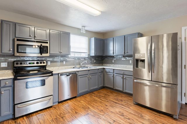 5668 Charter Circle, Gulf Breeze, FL 32563